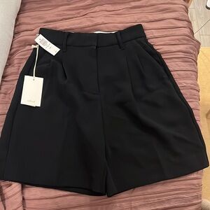 Aritzia Wilfred Effortless 7" Short black